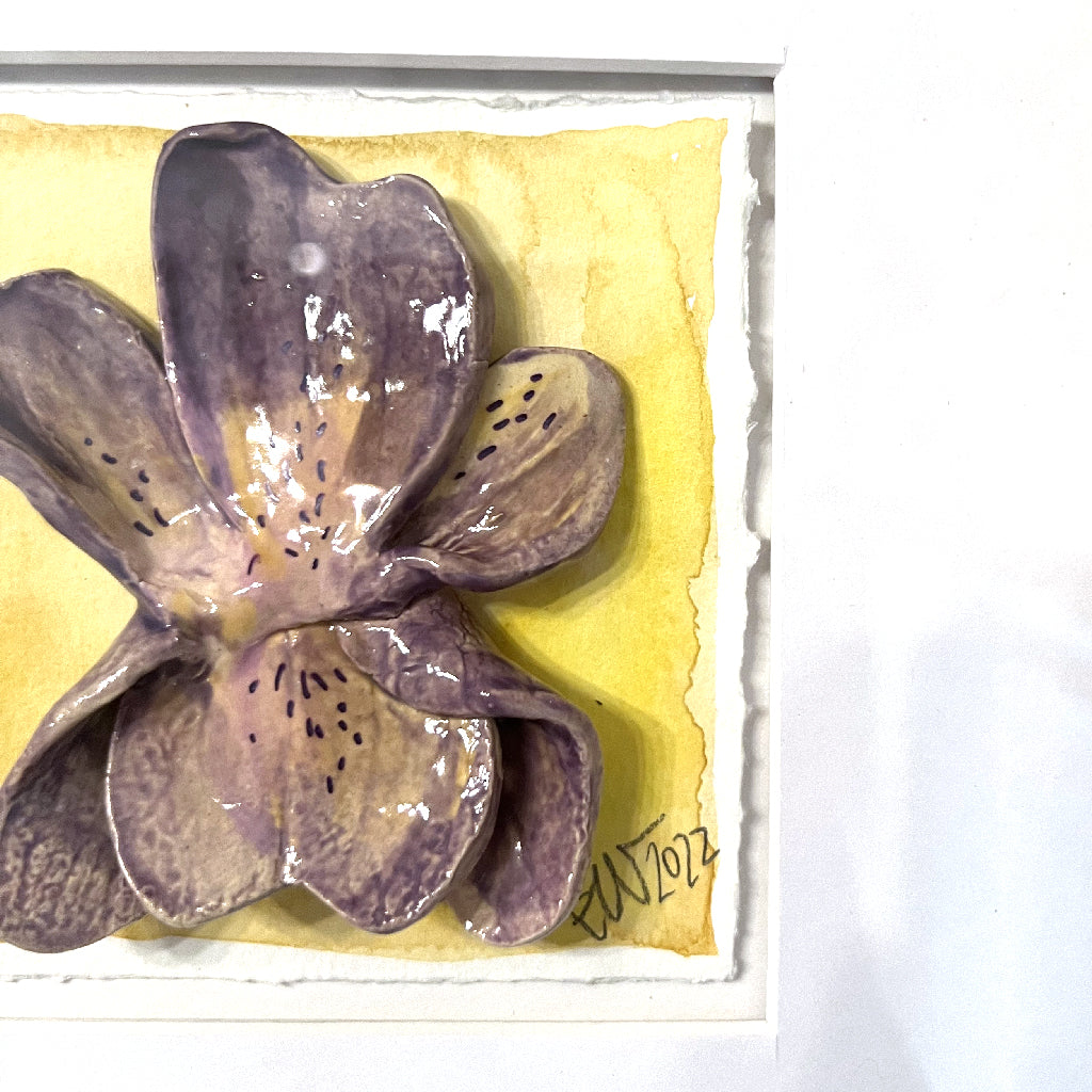 Iris Sculpted Flower