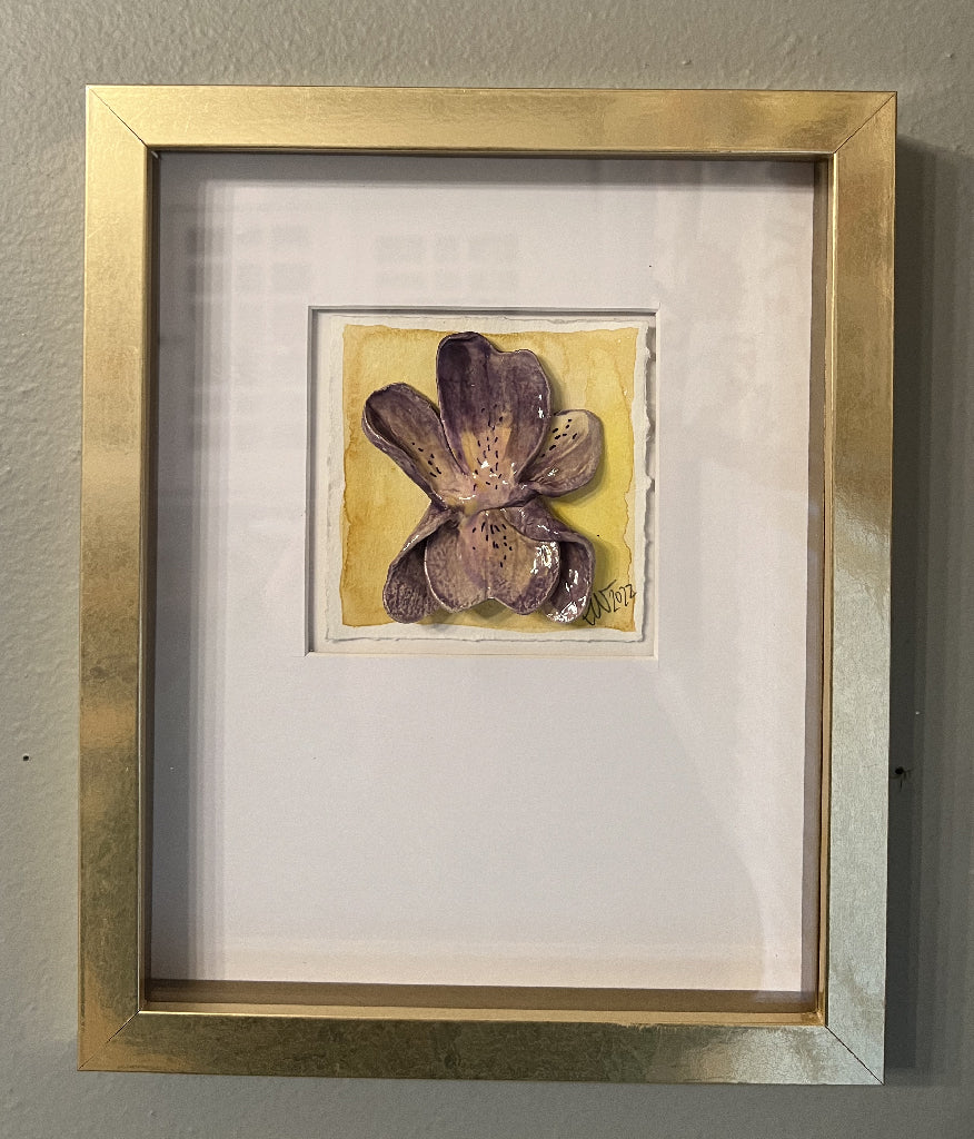 Iris Sculpted Flower